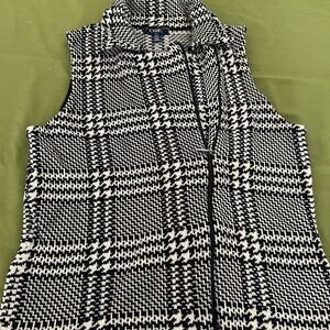 Chaps Black and White Houndstooth Vest Chic Timeless Classic Versitile